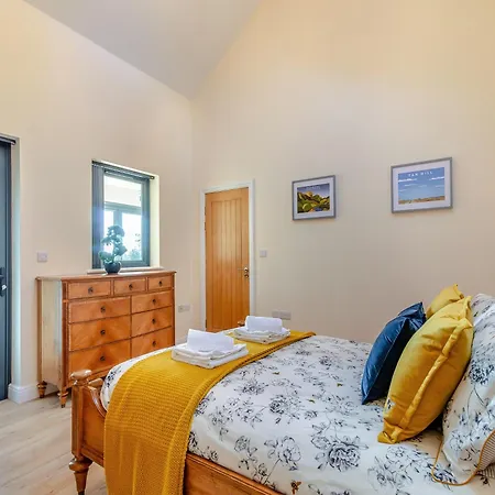 Holiday home The Cedars 2 - Uk46778