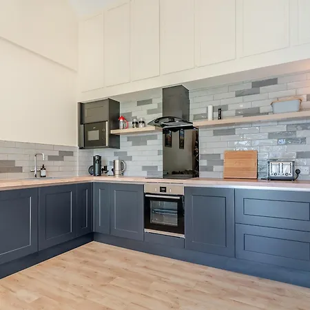 The Cedars 2 - Uk46778 Holiday home *
