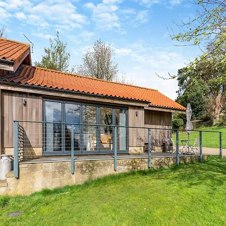 The Cedars 2 - Uk46778 Holiday home *